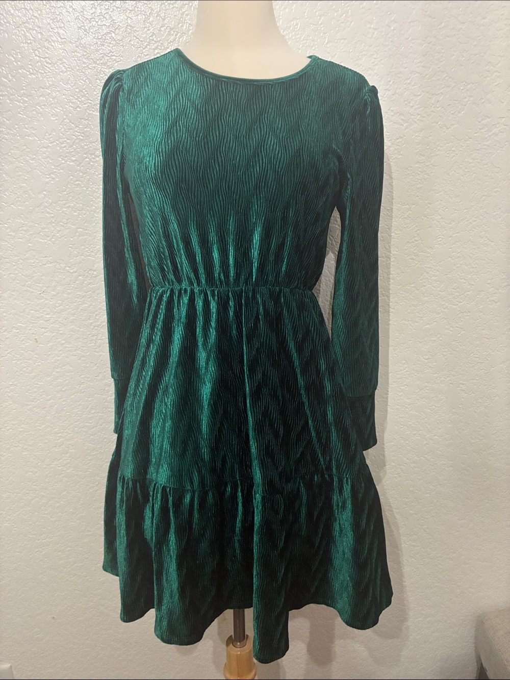 Rare Editions Emerald Long-Sleeve Velvet Tiered Dress